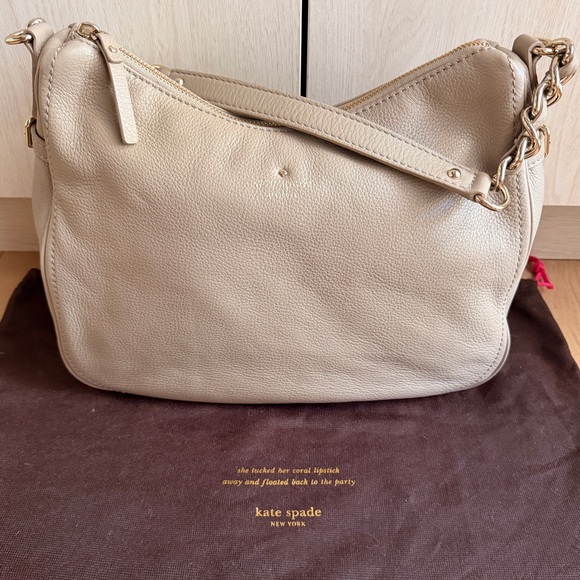 kate spade Handbags - Kate Spade Taupe pebbled Leather hobo Bag with gold chain straps